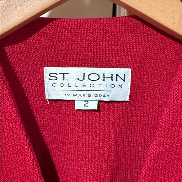 NWT St. JOHN Two Piece Suit Jacket 2 Skirt 6 ~ Red w/Gold Hardware Santana Knit - Picture 4 of 17